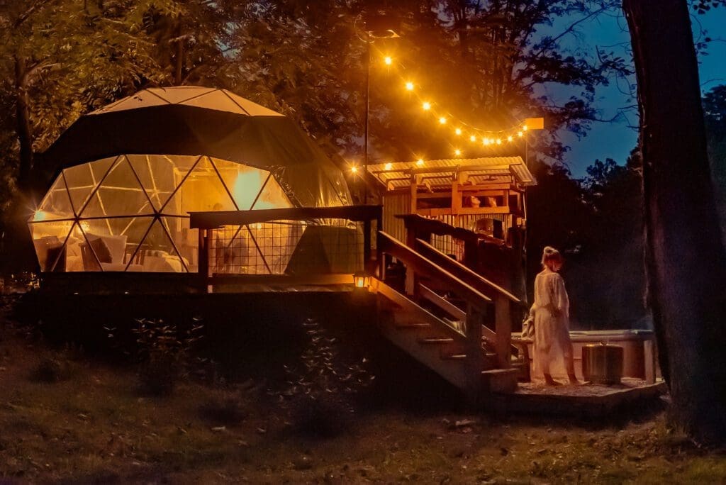Glamping Dome With Hot Tub