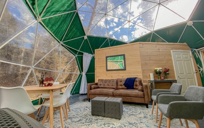 The Manor Glamping Dome for large groups - hot tub