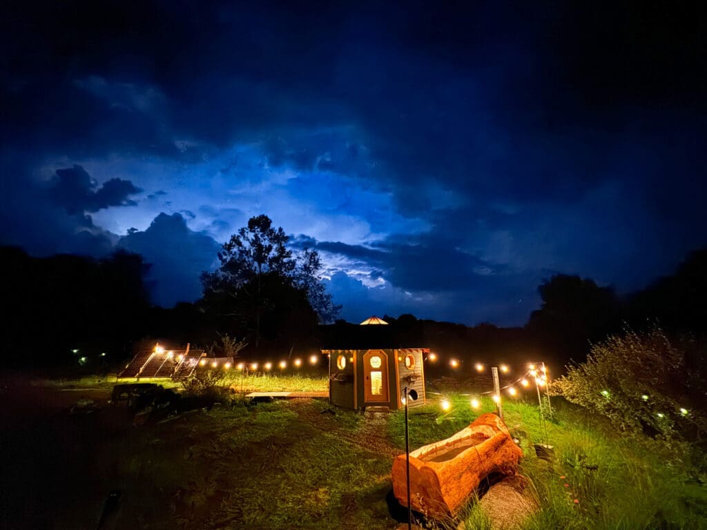 Davinci Octodome Glamping Log Hot tub